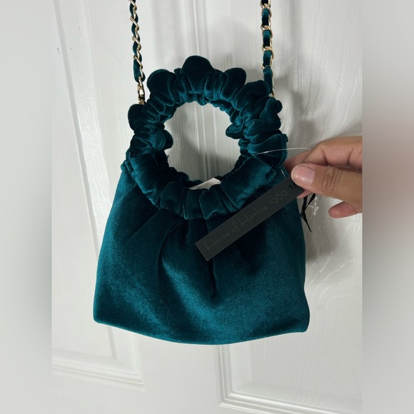 NWT House of Harlowe Emerald Green Velvet & Chain Crossbody - Picture 7 of 7